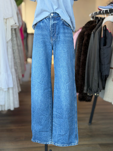 Reformation Med Wash Val 90s Mid Rise Jeans, 27