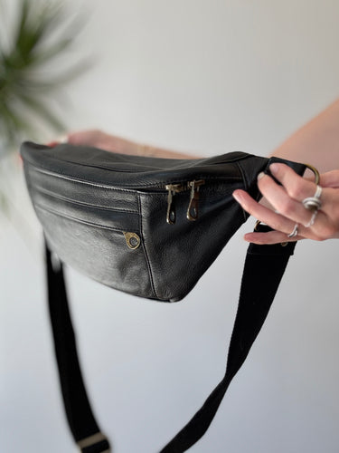 Parker & Thatch Cross Your Heart Sling in Black