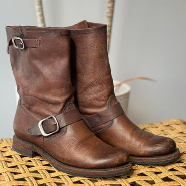 Frye Veronica Short Boots in Brown, 8