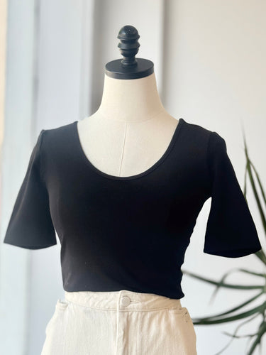 Of Earth & Salt Black Scoop Crop Top, Small