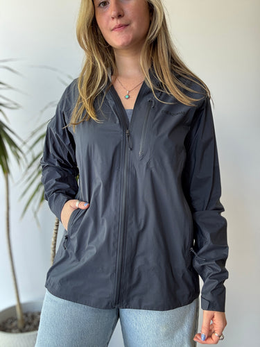 Patagonia Storm 10 Jacket in Navy, Large