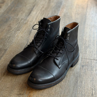 Frye Dylan Lace Up Boots NEW, 9
