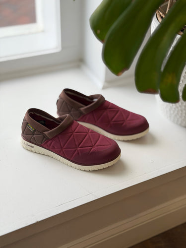 LL Bean NWT Primaloft Waterproof Slip Ons, 10 Medium
