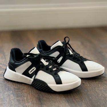 G/Fore G/112 Leather Street Show in Onyx/Snow, 40