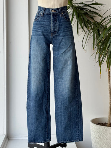 Madewell Low Slung Straight Jeans in Medium Wash, 25