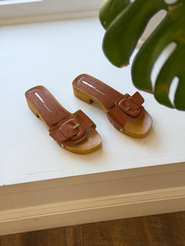 Intentionally Blank Mar Clogs, 40