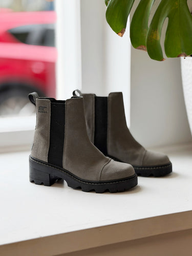 Sorel Joan Now Chelsea Boots in Gray, 9