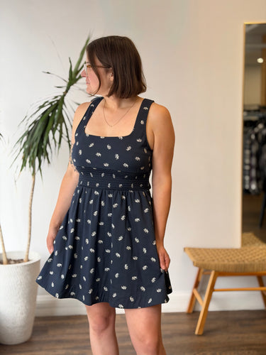 Hill House NWT The Cher Dress in Navy Floral Jacquard, Large