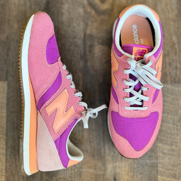 New Balance 420 v2 Sneakers in Magenta Pop & Orange, US 8.5