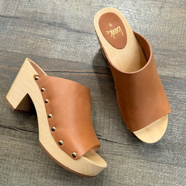 Beek Peacock Leather Clogs, 9