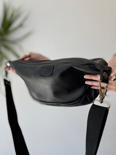 Parker & Thatch Cross Your Heart Sling in Black