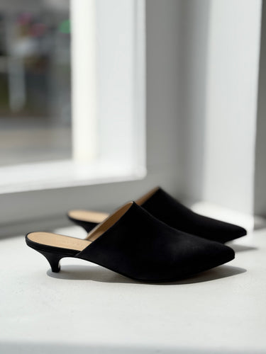Jenni Kayne Oiled Leather Kitten Heel Mules in Black, 39