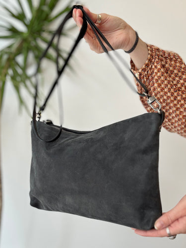 Rough & Tumble Traveler Bag in Tumbled Black