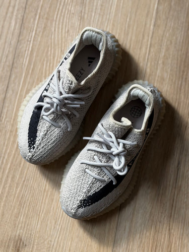 Yeezy Boost 350v2 NWT, 36