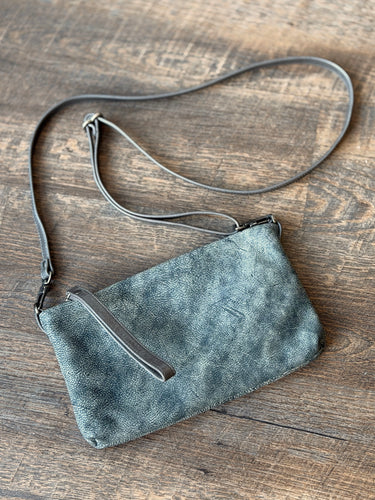 Rough & Tumble Small Pinch Bottom Traveler Bag in Elephant Ear