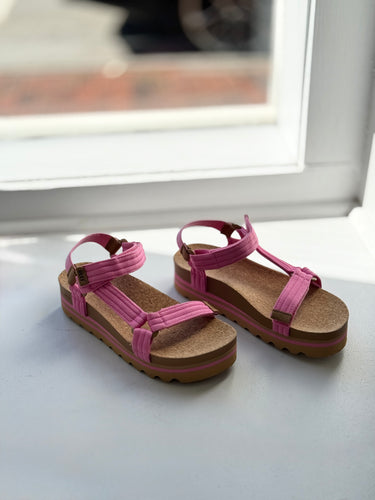 Reef Rem Hi Pink Sandals, 7
