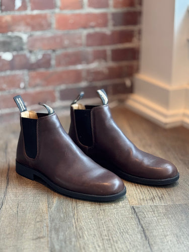 Blundstones Dress #1900 in Chestnut Brown, Men's US 10