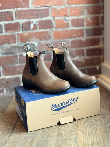 Blundstone NWT Heeled Boot in Antique Brown, US 6.5