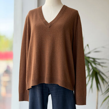 Jenni Kayne Flynn Cashmere V Neck Sweater in Clay, Large