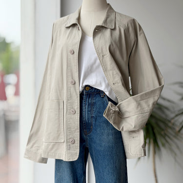 7115 by Szeki Utility Jacket in Stone, Small