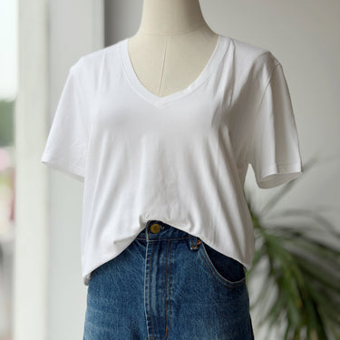 Lululemon Ivory V-Neck T-Shirt, Medium