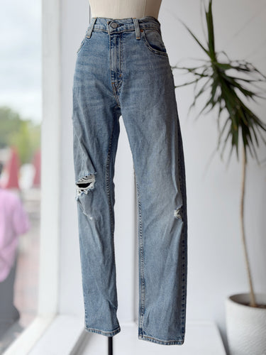 Levi's Distressed Jeans, 32