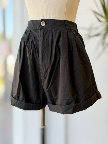 Doen Black Pleated Shorts, 10