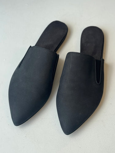 Jenni Kayne Black Pointed Mules, 39