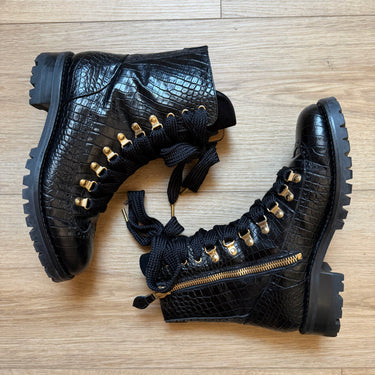 The Office Of Angela Scott Bernard Boots, 39