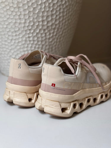 On Cloud AS IS Cloudmonster in Pink- general wear, 9