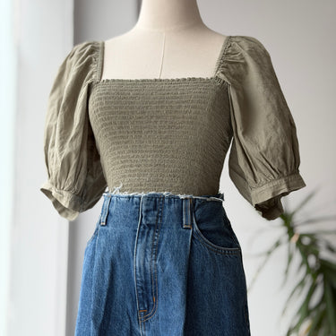 Xirena  Smocked Puffed Sleeve Top in Olive, Small