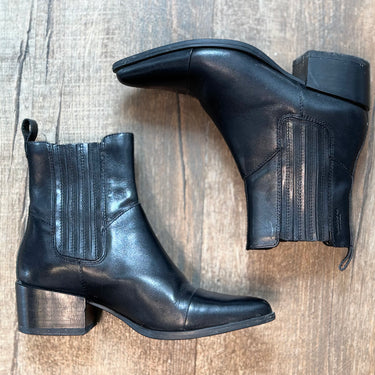 Vegabond Pointed Toe Ankle Booties, 36