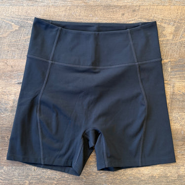 Girlfriend Collective Black Biker Shorts, Medium