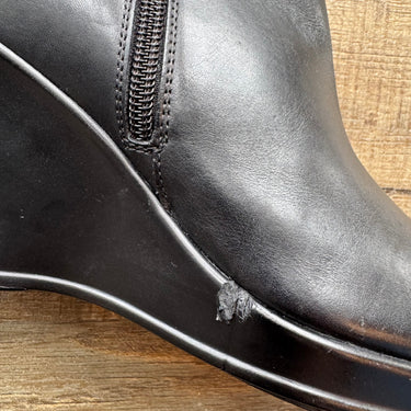 La Canadienne NWT Black Wedge Boots, 8