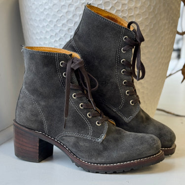 Frye Charcoal Suede Sabrina Chelsea Lace Up Boots, 8.5