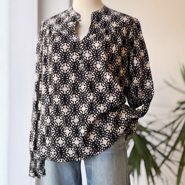 Xirena Black and White Moroccan Tile Print Blouse, Small