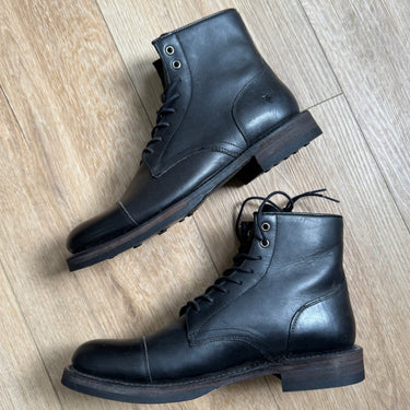 Frye Dylan Lace Up Boots NEW, 9