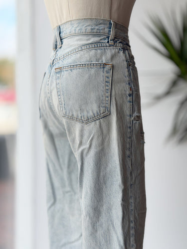 SLVRLAKE London Crop Lightwash Jeans, 27