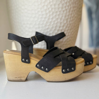 Kork-ease Black Clogs, 6