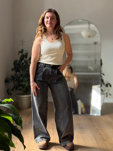 Dissh Washed Black Pleated Jeans, US 4