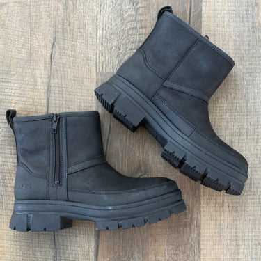 Ugg NWOT Ashton Zip Boots, 8.5