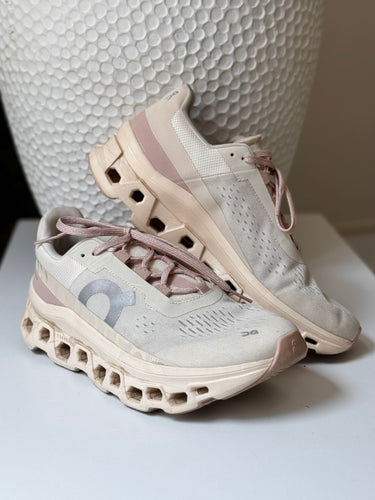 On Cloud AS IS Cloudmonster in Pink- general wear, 9