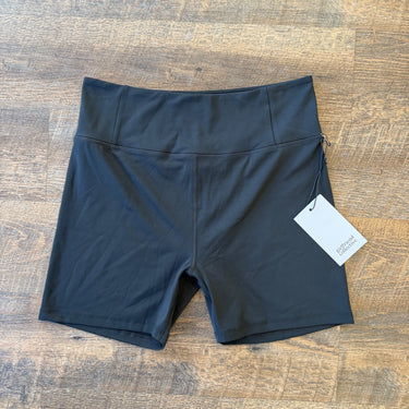 Girlfriend Collective NWT UItralight Run Shorts in Black, XLarge