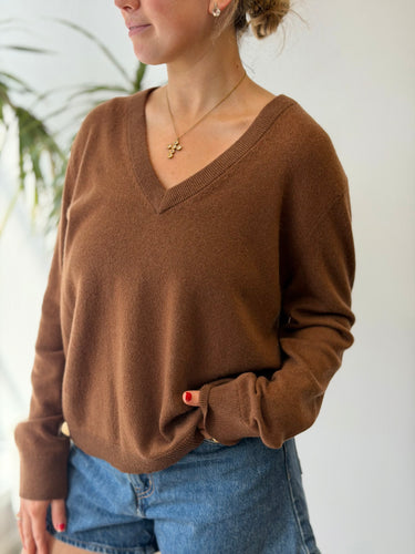 Jenni Kayne Flynn Cashmere V Neck Sweater in Clay, Large
