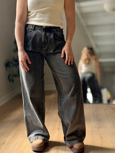 Dissh Washed Black Pleated Jeans, US 4