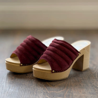 Youyou Yzeus Velvet Leather Clogs in Grena, 37