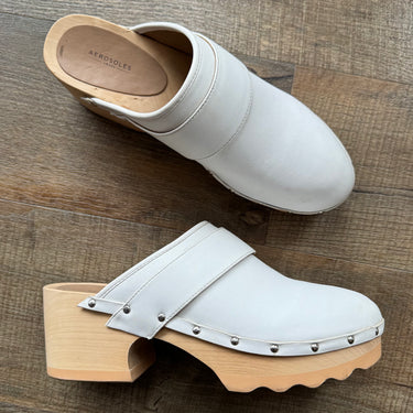 Aerosoles White Clogs, 40