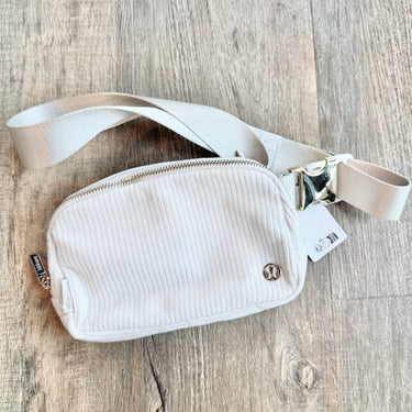 Lululemon Everywhere Belt Bag NWT