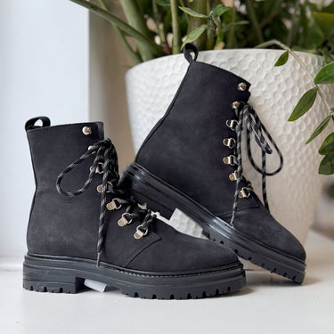 Jenni Kayne Oiled Leather Black Hikers, 37