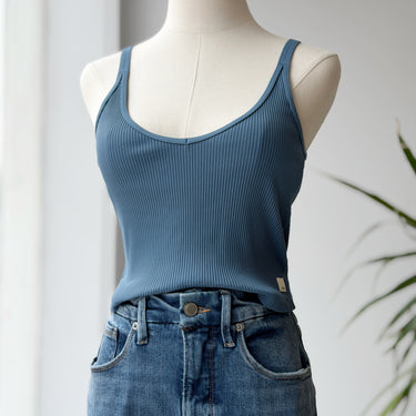 Vuori Blue Ribbed V Neck Tank, Small